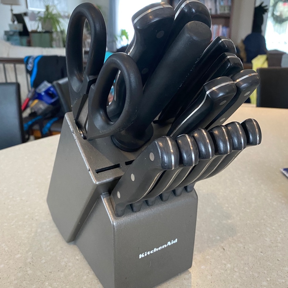 15 Piece KitchenAid Knife Block